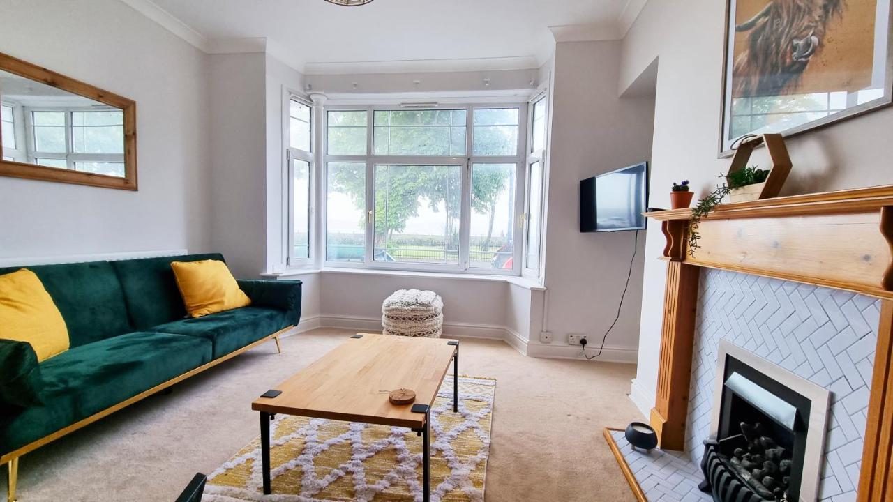 Lovely Seafront Apartment With Garden สวอนซี ภายนอก รูปภาพ