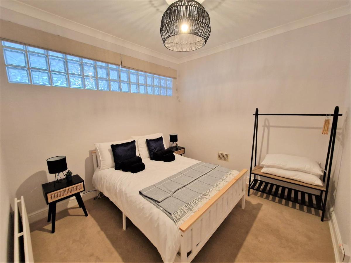 Lovely Seafront Apartment With Garden สวอนซี ภายนอก รูปภาพ