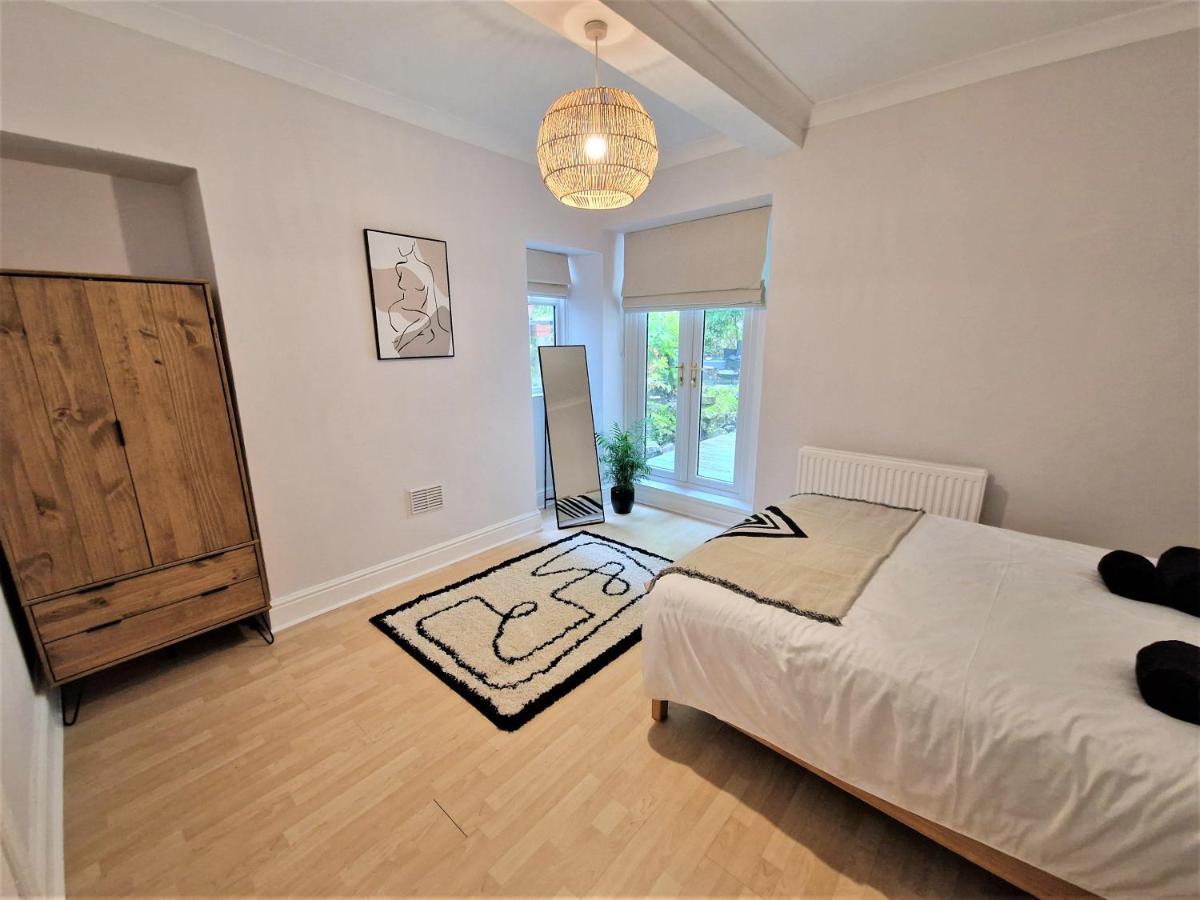 Lovely Seafront Apartment With Garden สวอนซี ภายนอก รูปภาพ